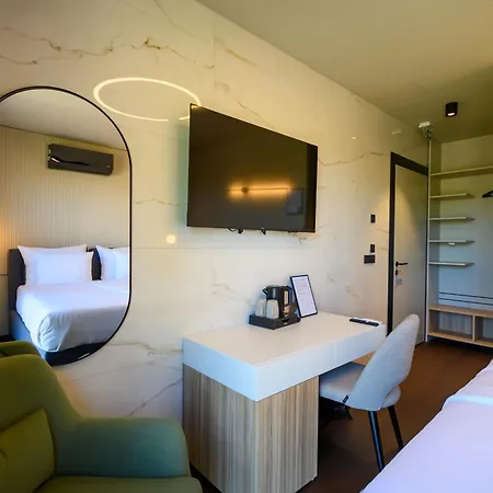 Adore Ξενοδοχείο