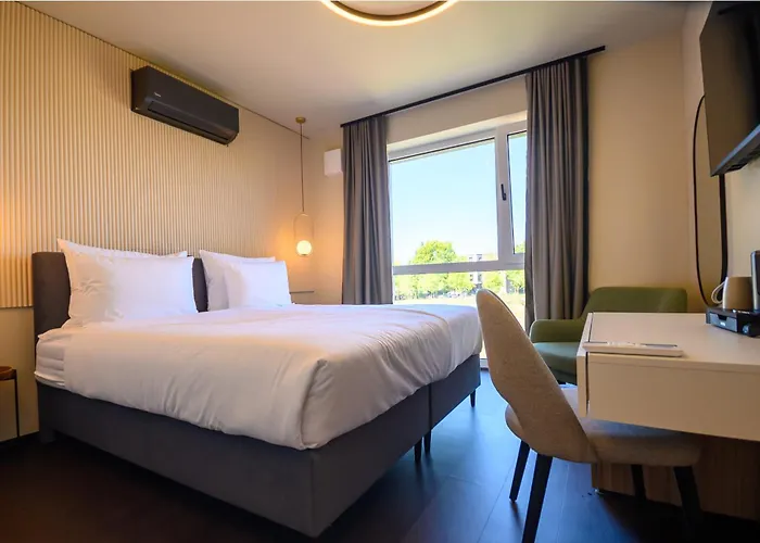 Ξενοδοχείο Adore 3*