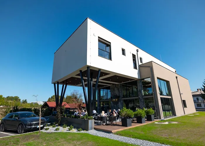 Adore Λιουμπλιάνα